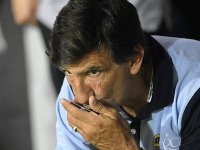 Malas noticias para Costas: la figura de Racing que se perdería varias fechas