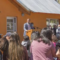 El gobernador Omar Gutiérrez entregó 14 viviendas en la localidad de Las Ovejas