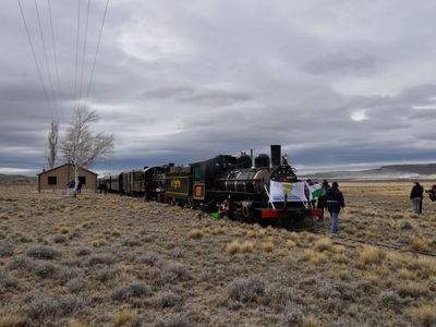 El histórico tren La Trochita volvió a circular en la Provincia de Río Negro