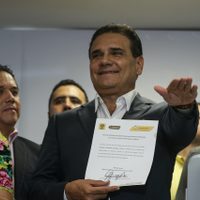 Pese a amenaza de la FGR, jueza frena por tiempo indefinido captura de Aureoles