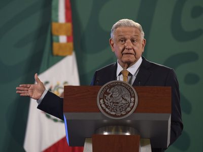 AMLO anuncia programa integral en Tierra Caliente y a los cárteles les pide deponer su actitud