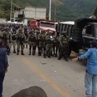 Bloqueos, quema de vehículos y balaceras por ingreso del Ejército a Motozintla, Chiapas