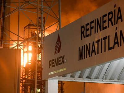 El incendio en la refinería de Minatitlán dejó cuatro lesionados