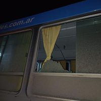 Menores apedrearon colectivos del transporte urbano en San Martín de los Andes