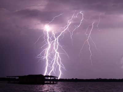 Tremenda tormenta en Mari Menuco provocó un verdadero espectáculo