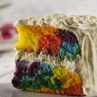 Torta tricolor: poné la pava y hacé esta bomba súper esponjosa con pocos ingredientes