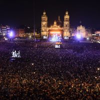 Los Fabulosos Cadillacs arman fiesta ska en el Zócalo capitalino (Videos)