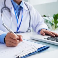 Sociedades médicas en alerta por los cambios en el programa de residencias