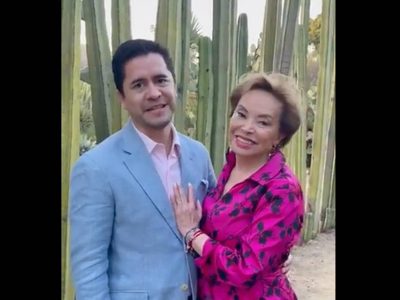 Elba Esther Gordillo se casó con su abogado y lo presume en video: "soy plenamente feliz"