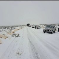 Vuelcos, despistes y otros accidentes a causa de la nieve en las rutas