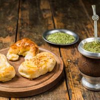Facturas low cost: la receta sin manteca y sin amasar, ideal para no gastar o emprender