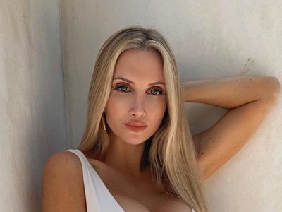 "De par en par..." Amanda Lee deja un detalle a la vista que... ¡No podrás soportar!