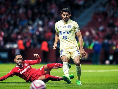 Toluca pega primero y vence 2-1 al América en la ida de las semifinales