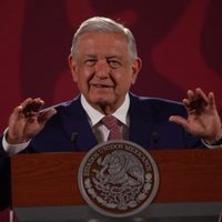 No lo puedo ocultar, estoy muy contento por triunfo de Petro en Colombia: AMLO