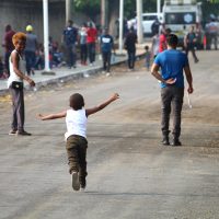 Los migrantes, abandonados a su suerte en la frontera sur