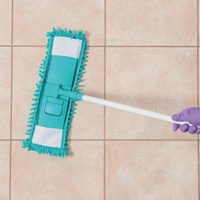 Fácil y efectivo: el secreto para que los pisos de tu casa brillen, usando solo 1 ingrediente de tu cocina