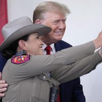Trump regresa a la frontera a promover su dura agenda migratoria