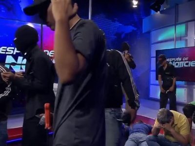 Encapuchados toman canal de televisión en Ecuador en una transmisión en vivo