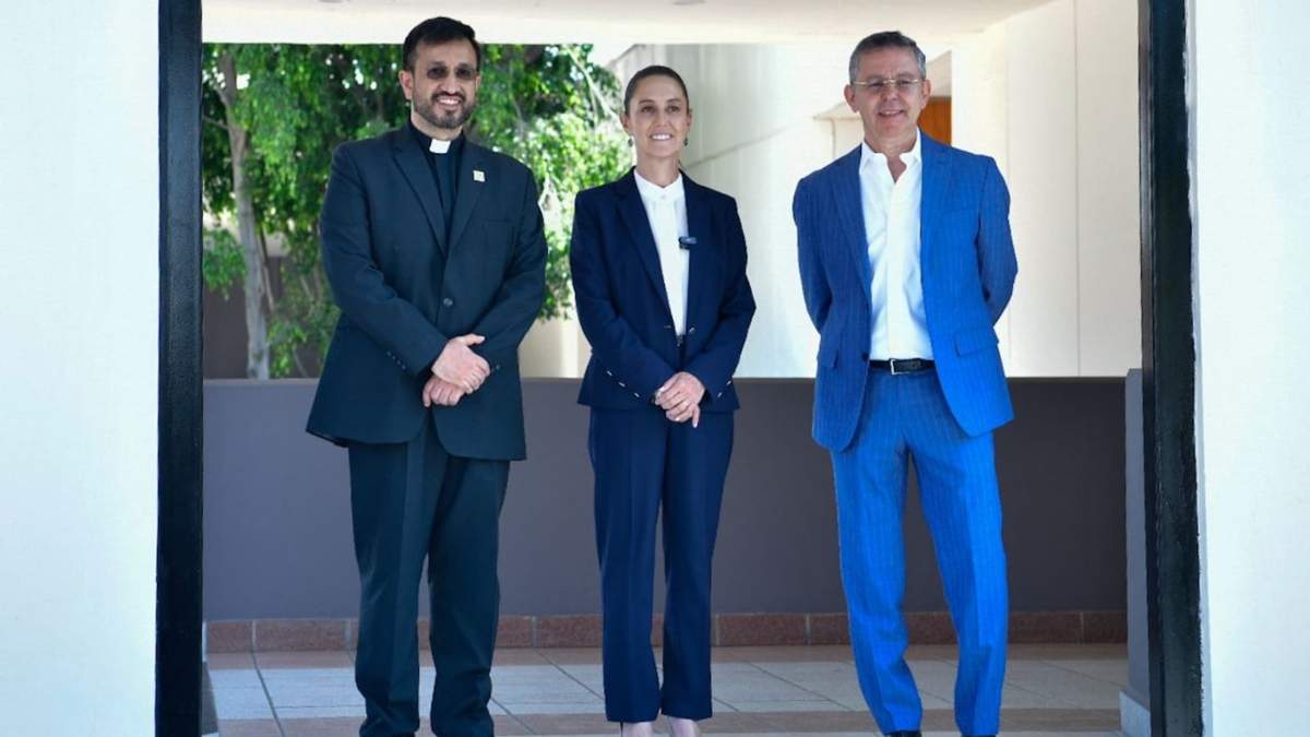 Claudia Sheinbaum, candidata presidencial del PAN-PRI-PRD con integrantes del Episcopado Mexicano