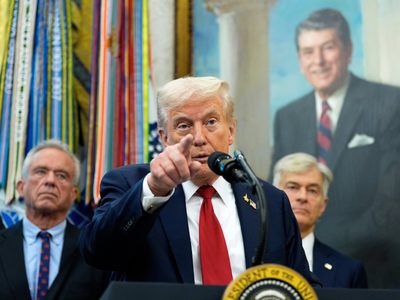¿Culpa de republicanos o demócratas?; sin un acuerdo sobre presupuesto de Trump (Video)