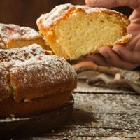 Torta matera: con 2 huevos y 2 bananas que no dan más, hacé esta exquisita receta para la hora de la merienda