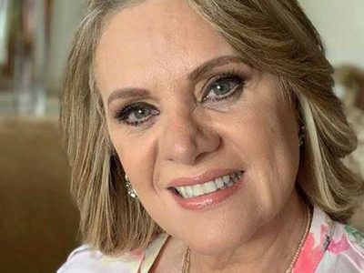 Erika Buenfil se dejó llevar por la música y celebró el inicio de mes con una alegre coreografía