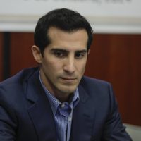 Rommel Pacheco recula: sí pagará las becas