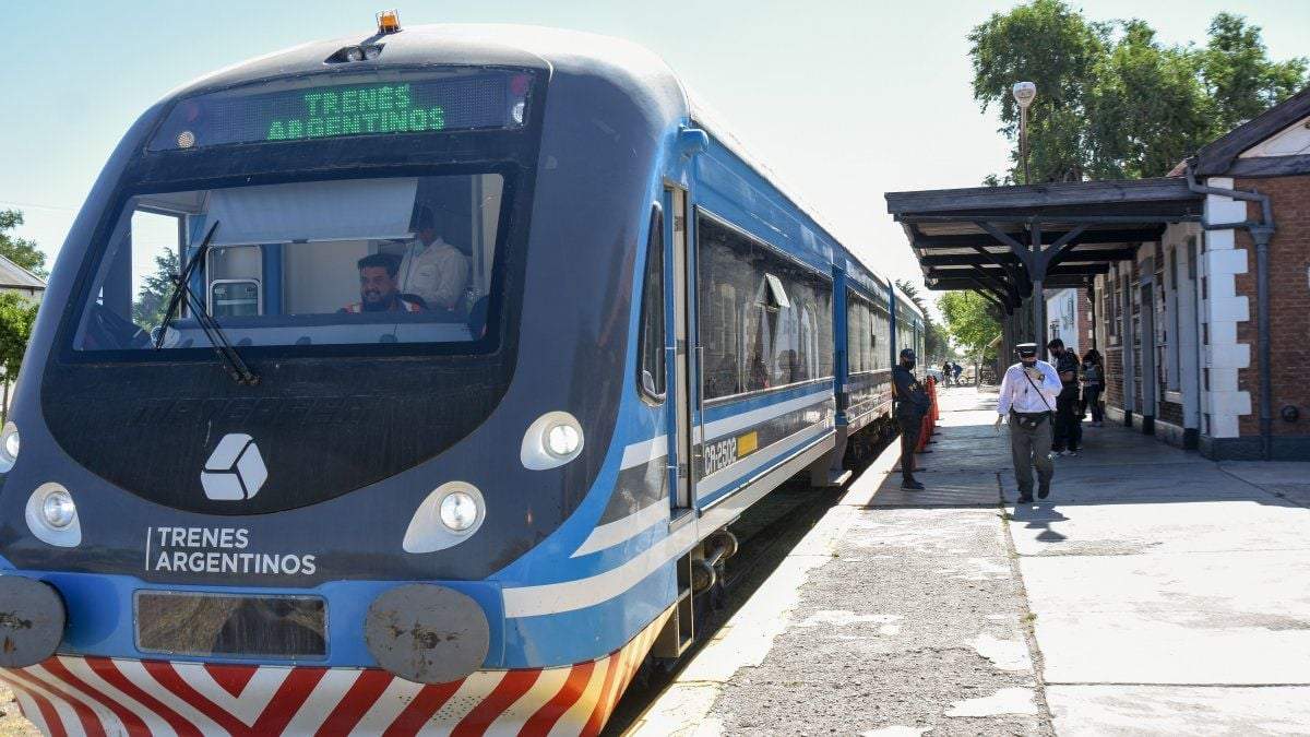 El Tren del Valle anuncia sus nuevos horarios. Fuente: (Twitter)