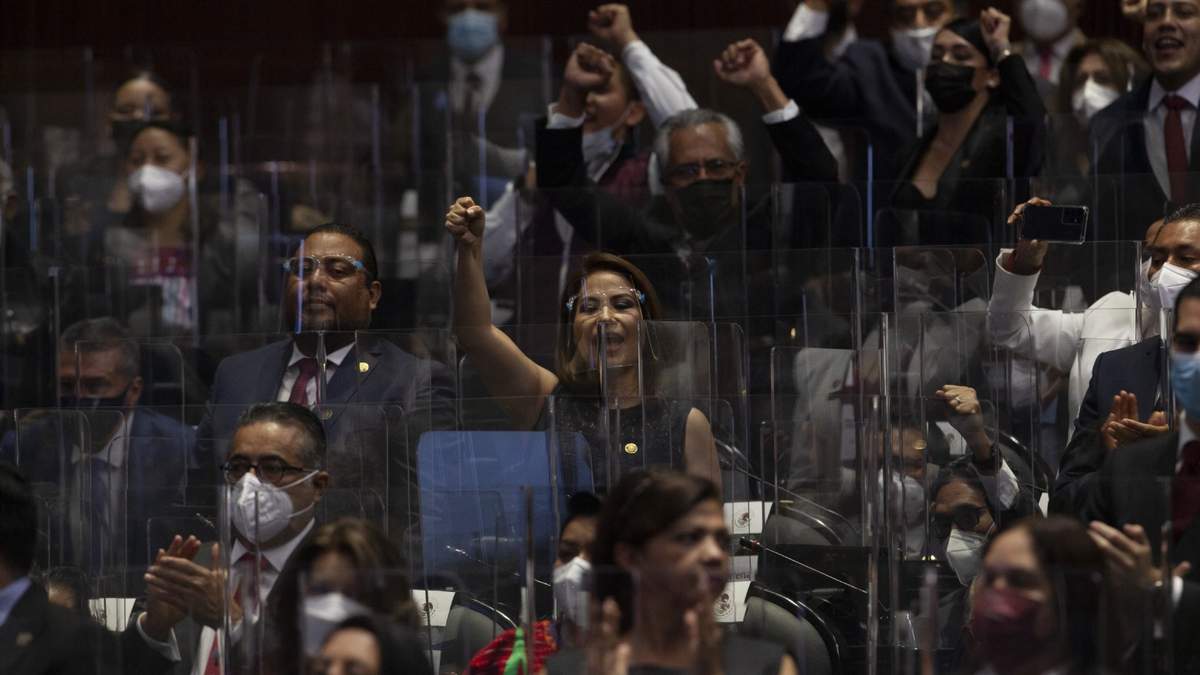 La primera sesión de la LXV Legislatura