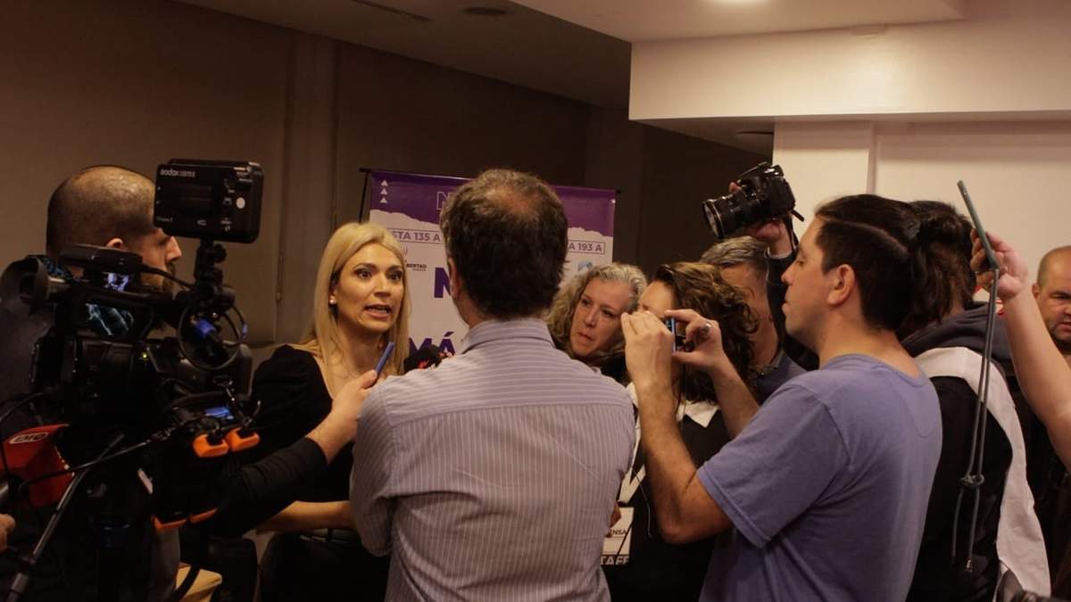Nadia Márquez en conferencia de prensa con medios regionales. Fuente: (Emiliano Ortiz)