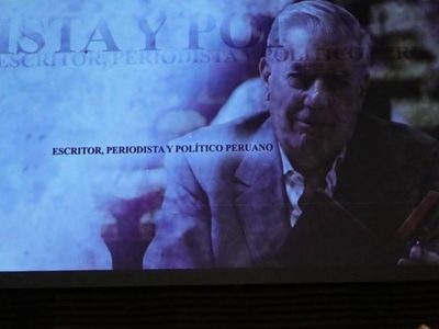 En la Fiesta del Libro y la Rosa: Vargas Llosa fue un seductor literario