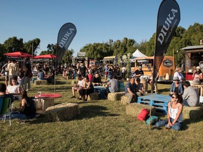 Solidaridad y arte en encuentro cervecero