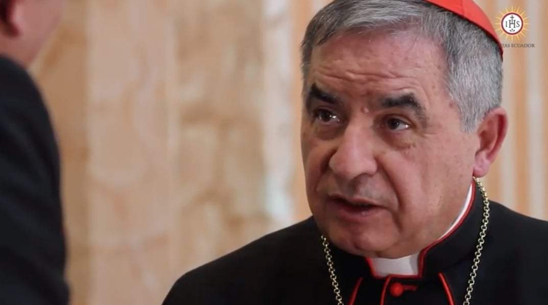 El cardenal Angelo Becciu, acusado de malversación de fondos