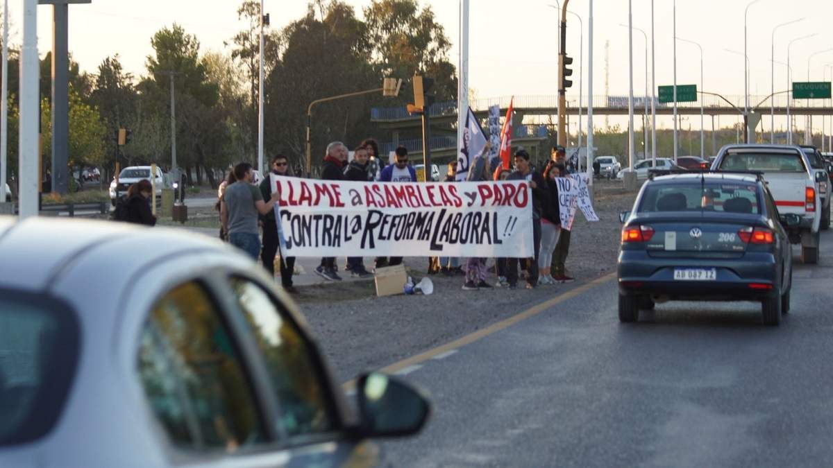 Volanteada contra la reforma laboral. Fuente: (FIT)