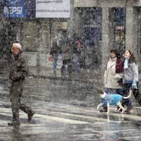 El SMN lanzó una alerta por nevadas, tormentas y viento zonda