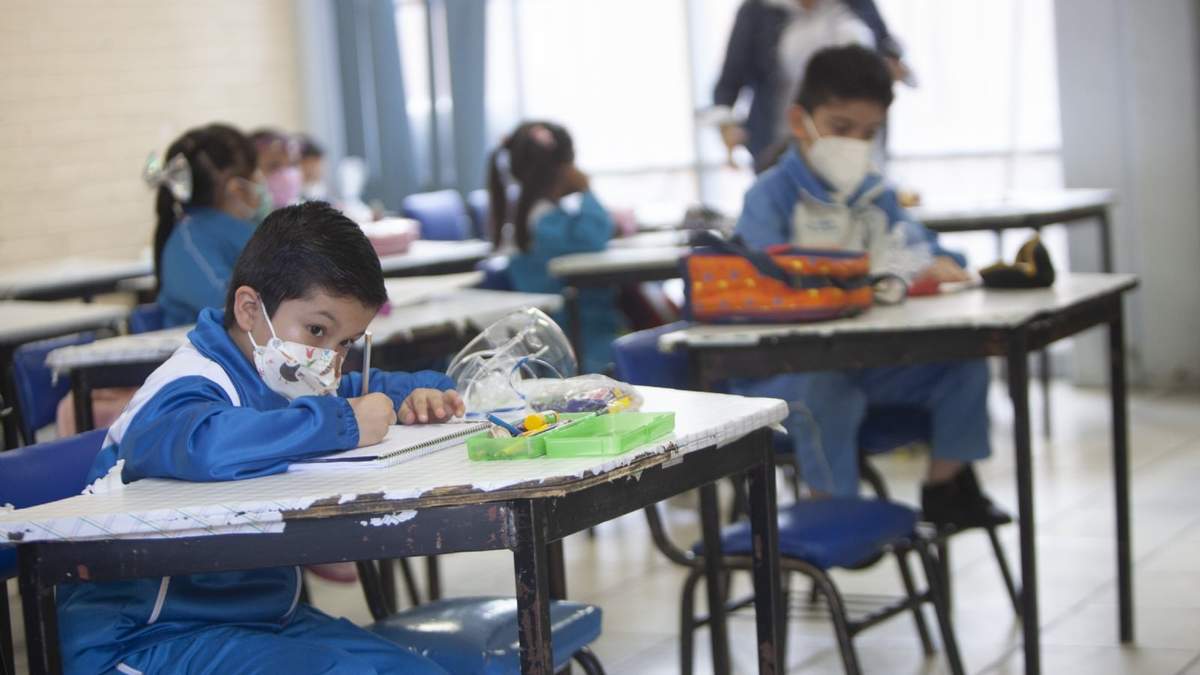 Clases presenciales en una escuela primaria de la CDMX