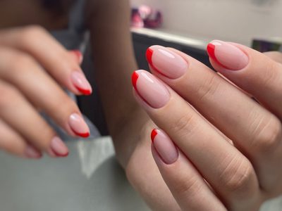 Nail art: cómo es el kapping, la técnica para recuperar tus uñas débiles y quebradizas