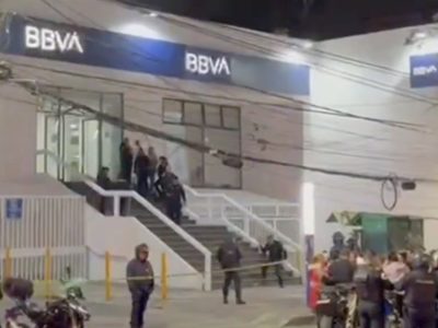 Asesinan en ataque directo a un hombre frente a un banco en Peralvillo