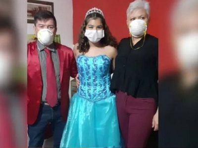 Emoción en Chos Malal: La original fiesta de 15 de la que hablan todos. Mirá
