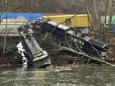 Se descarrila tren en Pensilvania; no hay heridos ni fuga de materiales peligrosos