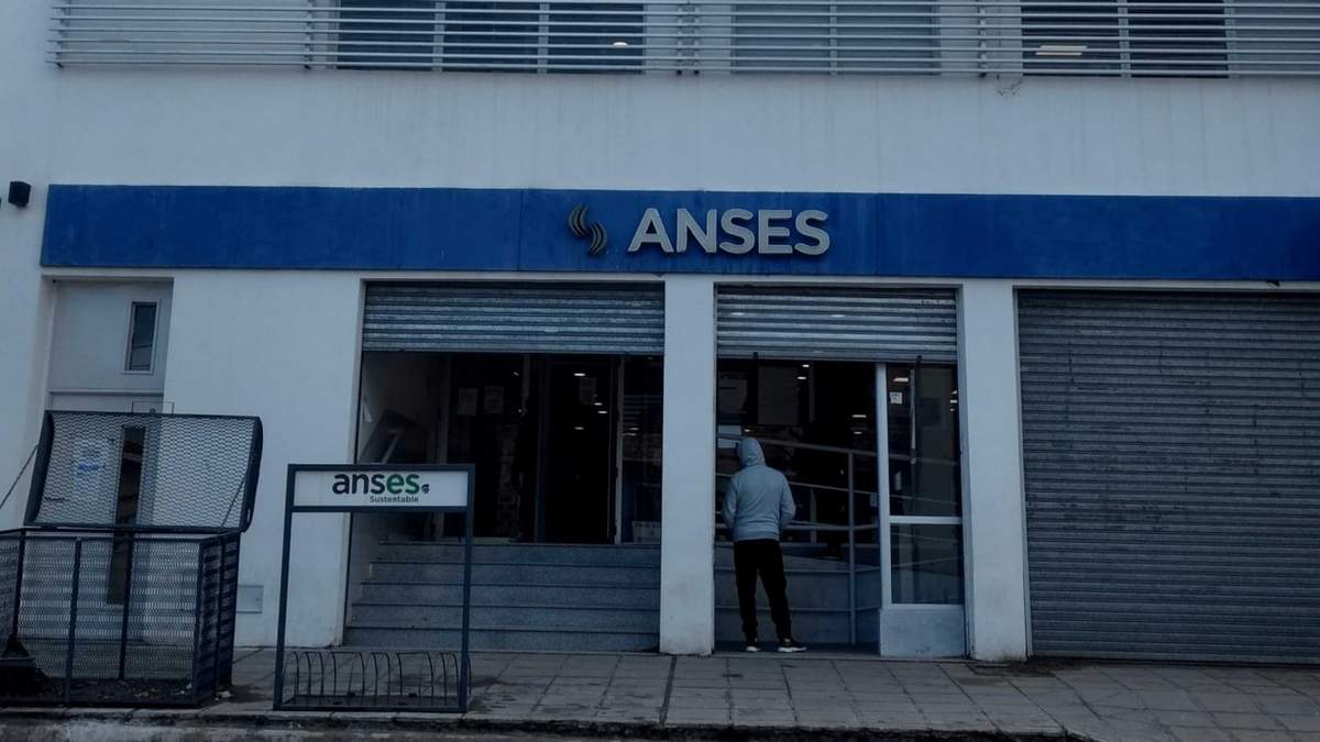 Hoy la ANSES otorgará los montos correspondientes a cinco beneficios. Fuente: (Twitter)
