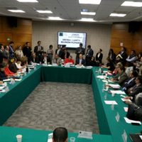 Diputados de Morena y el PES aprueban en comisiones reducir en 50% el financiamiento público a partidos