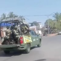Hombres armados emboscan a policías en Santiago Acahuato, Michoacán; hay dos elementos heridos