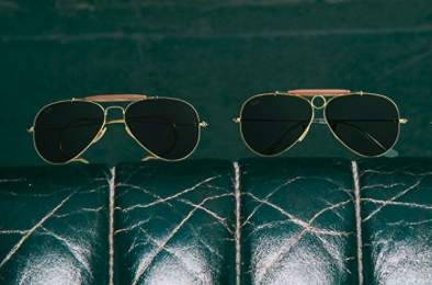 Los icónicos Ray-Ban de aviador.