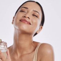 No es solo un hábito: qué dice la psicología sobre las personas que cambian de perfume todos los días