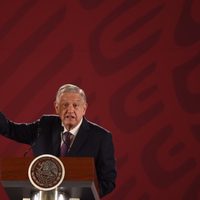 López Obrador anuncia creación de filial de la CFE para internet