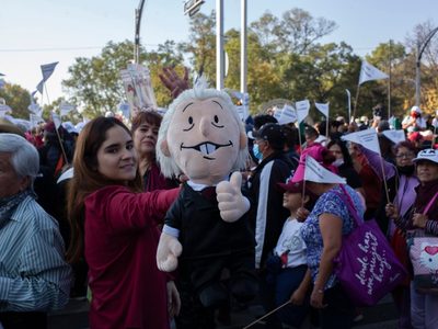Morena no puede usar caricatura de AMLO en sus campañas: Tribunal Electoral