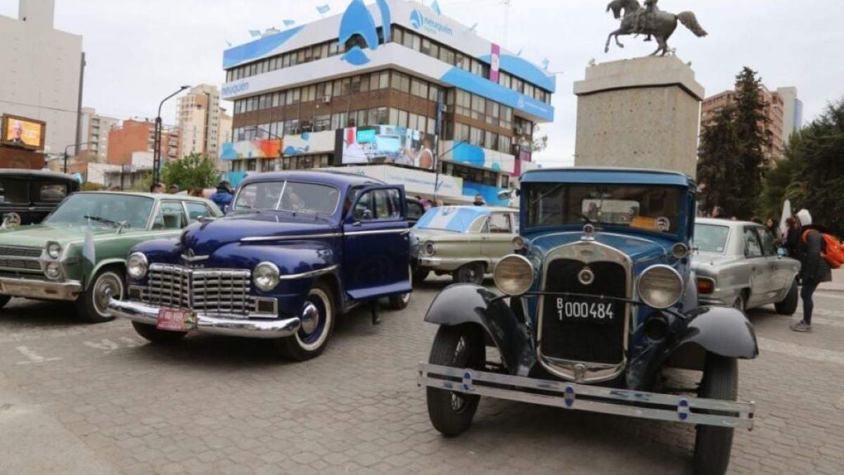 Nueva exposición de Autos Antiguos. Fuente: Facebook.