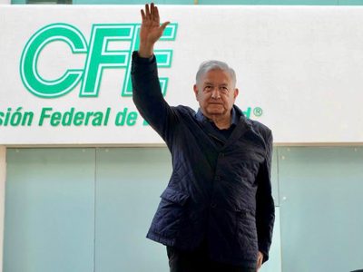 Reforma eléctrica: AMLO propone revertir carácter de empresa productiva a la CFE