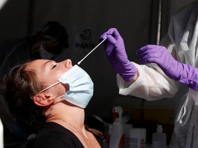 La tercera ola del coronavirus en México se ensaña ahora con la población joven